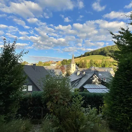 Schoene Aussicht Sauerland - Kuehle Wohnung - Familienurlaub Mit Hund דירה *
